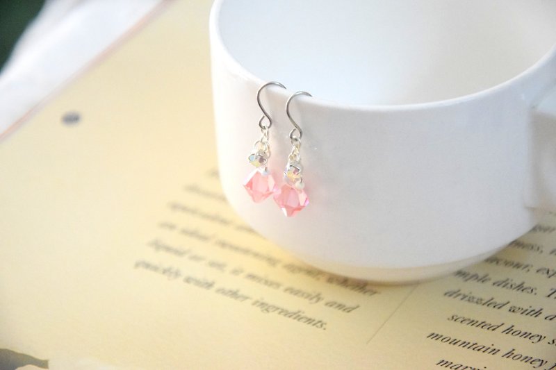 玫瑰粉施華洛世奇 手作耳環 - 耳環/耳夾 - 其他材質 粉紅色