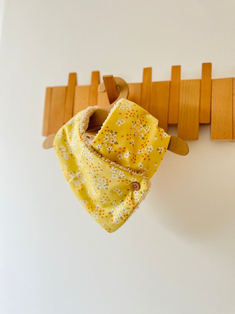 Handmade Fleece Cozy Scarf with Japanese Print Fabric - ผ้าพันคอถัก - ผ้าฝ้าย/ผ้าลินิน สีเหลือง