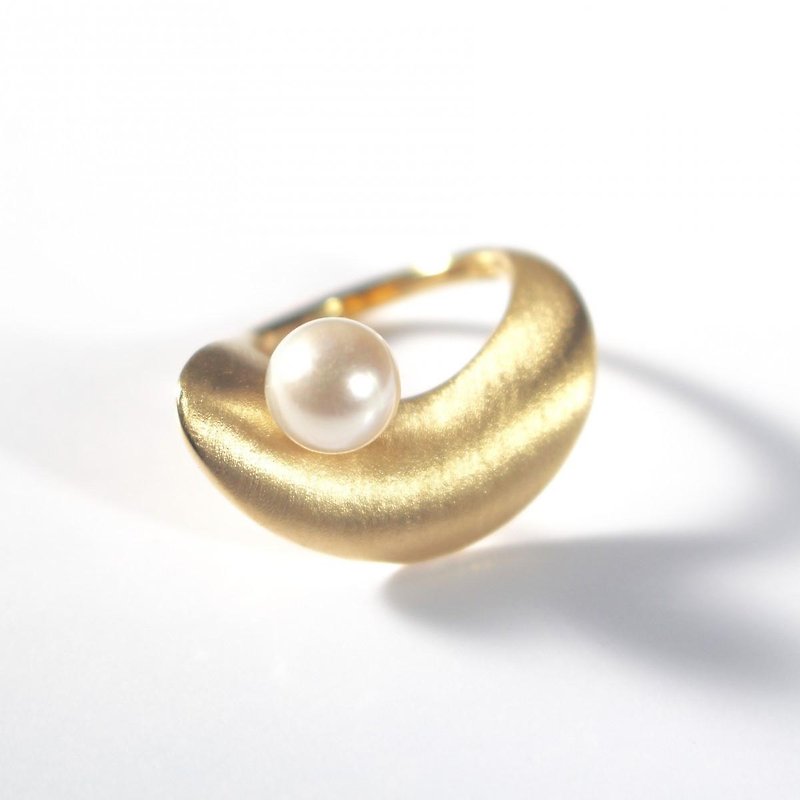 Petal ring gold color - แหวนทั่วไป - เครื่องเพชรพลอย สีทอง