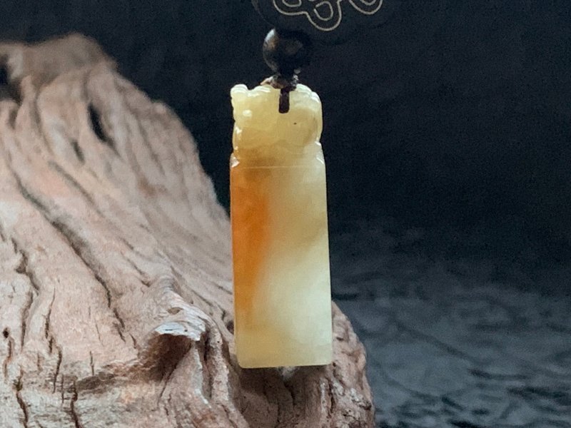 快速出貨 天然緬甸玉翡翠黃翡  蜜糖黃貔貅項鍊 迷你印章 - 項鍊 - 玉石 多色