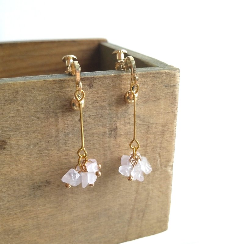 Aiyana simple series of natural Stone crystal pink crystal flower earrings - Ear / Clip-On - ต่างหู - คริสตัล สึชมพู