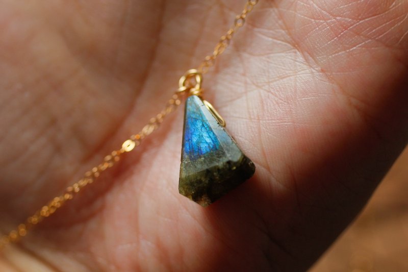 不規則的藍光拉長石14KGF包金頸鏈 - 項鍊 - 寶石 藍色