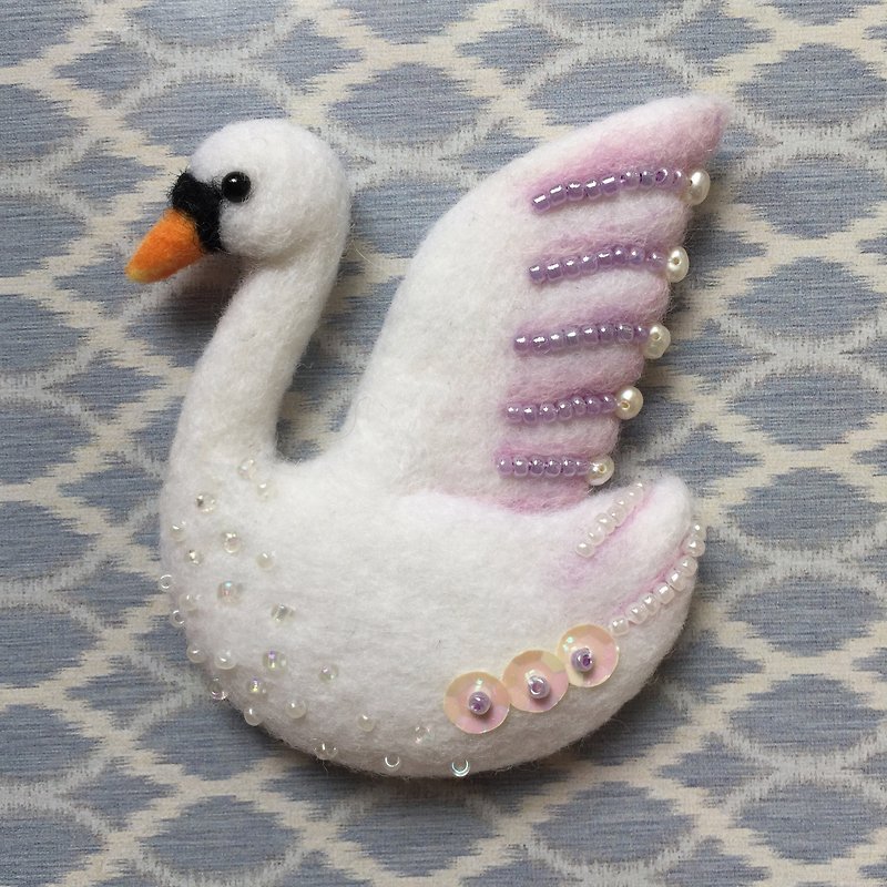 Swan-Hand-made wool felt pins - Brooches - Wool White