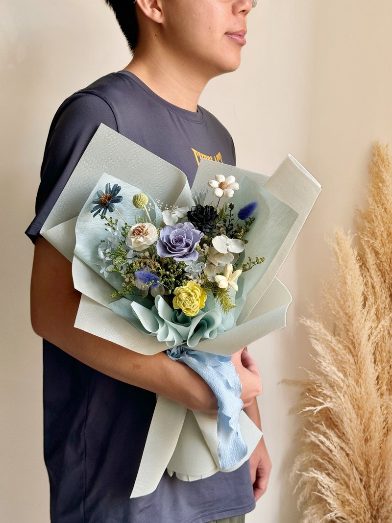 Verdant Preserved Flower Bouquet Valentine's Day Bouquet Graduation Bouquet - ช่อดอกไม้แห้ง - พืช/ดอกไม้ สีน้ำเงิน