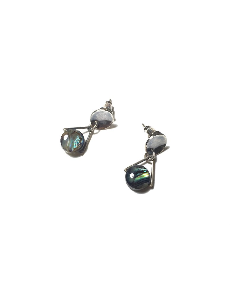 Silver abalone shell earrings - ต่างหู - โลหะ สีเงิน