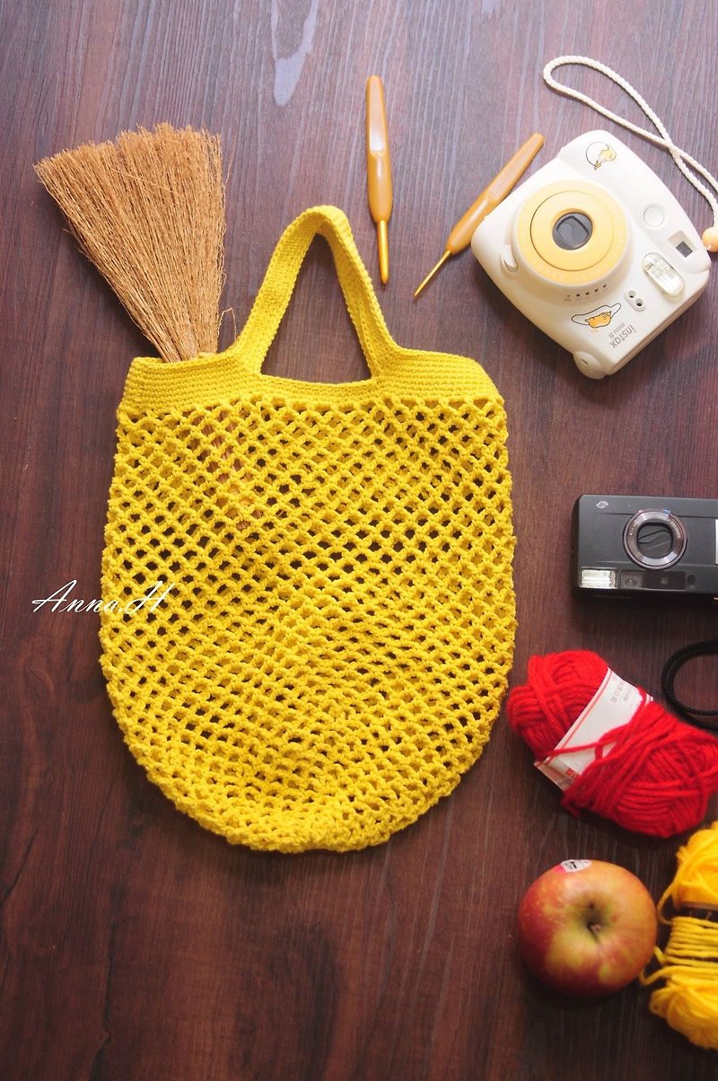 Lyme yellow hand hook mesh bag woven mesh bag - กระเป๋าถือ - ผ้าฝ้าย/ผ้าลินิน สีเหลือง