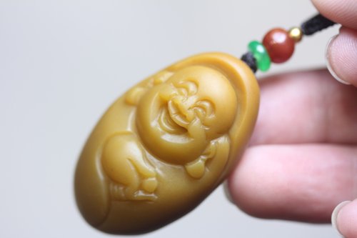 翠玉兒原創珠寶 天然黃蠟石 掛件| 笑口常開彌勒佛項鏈 |大肚佛吊墜| 原創設計