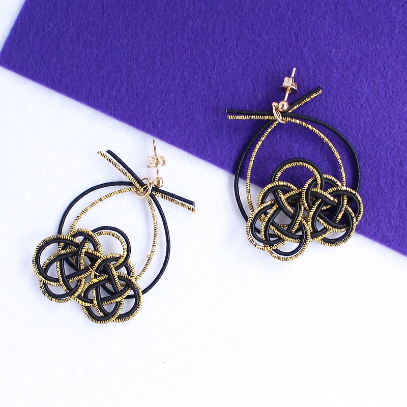 japanese style pierce earring / mizuhiki / japan / accessory / lotus - 耳環/耳夾 - 絲．絹 黑色