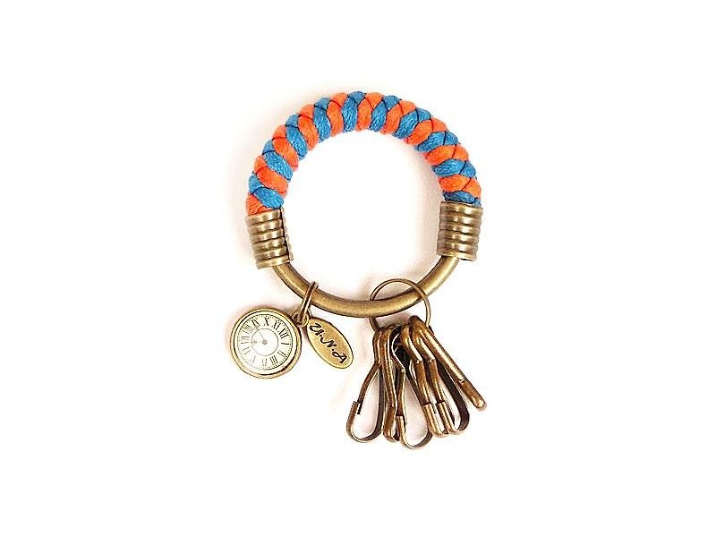 【UNA-優娜手作】鑰匙圈(小)5.3CM 亮藍＋橘＋羅馬數字寶石時鐘 手工 編織 腊繩 鐵環 客製化 - 鑰匙圈/鑰匙包 - 其他金屬 多色