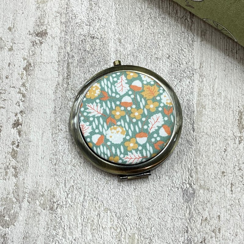 花漾圓鏡 隨身鏡 彩色松果 - 彩妝刷具/鏡子/梳子 - 玻璃 綠色