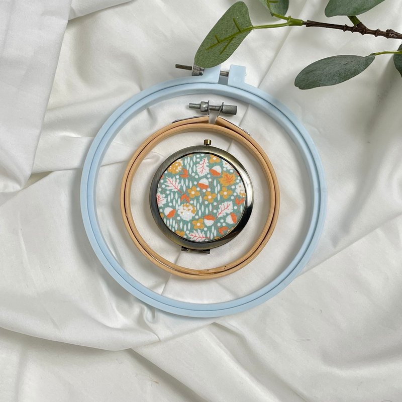 花漾圓鏡 隨身鏡 彩色松果 - 彩妝刷具/鏡子/梳子 - 玻璃 綠色