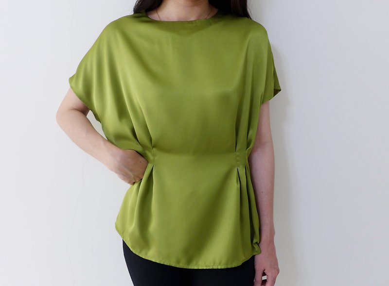 Matcha Melaleuca Pie---Shoulder Sleeve Fleece Top - เสื้อผู้หญิง - วัสดุอื่นๆ สีเขียว