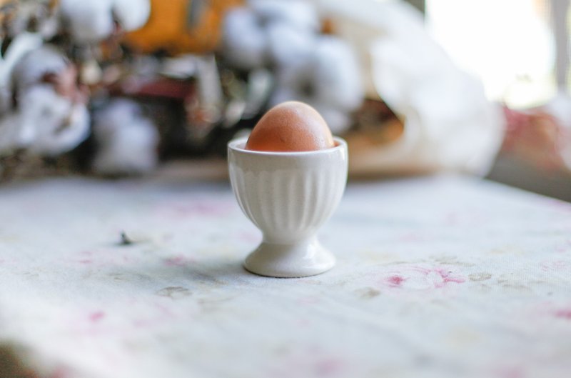 [Good day fetish] Germany vintage hand scratched ceramic egg cup - Small Plates & Saucers - Pottery White