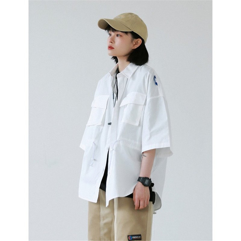 Beige 2 colors into Japanese tooling drawstring waist pocket shirt neutral loose five-point sleeve shirt M-XL - Women's Shirts - Cotton & Hemp White