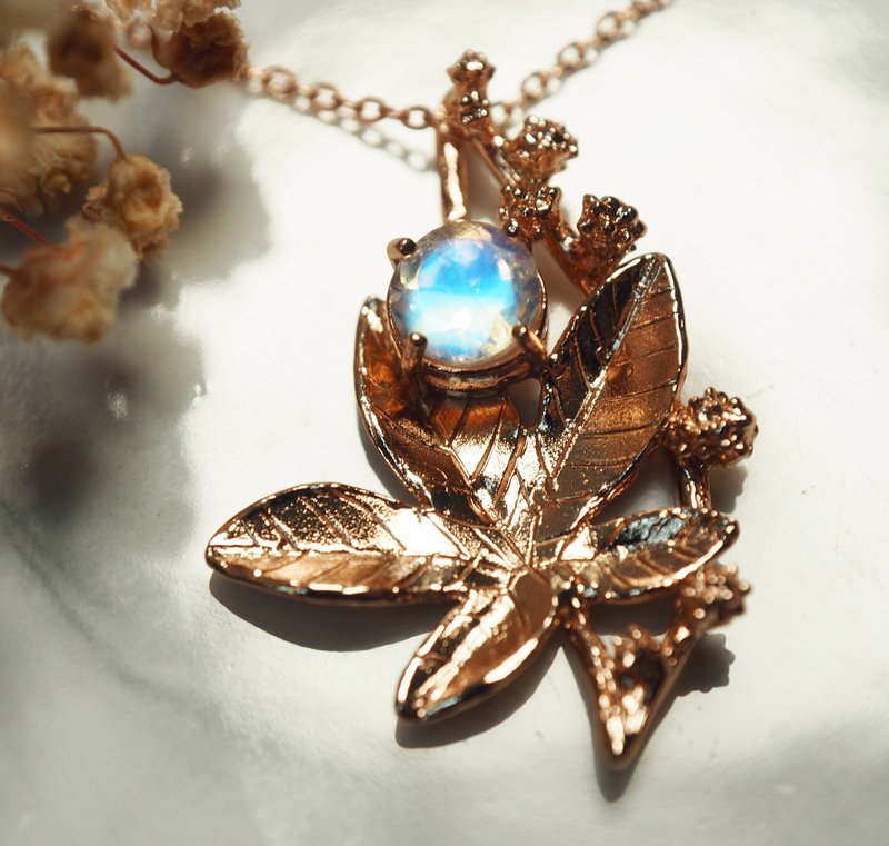 925 Silver Maple Leaf Moonstone Necklace - สร้อยคอ - เงินแท้ สีทอง