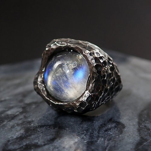 Miss Maru Jewellery 森之夜想 | 天然藍暈蛋面月光石岩石質感中性925純銀戒指