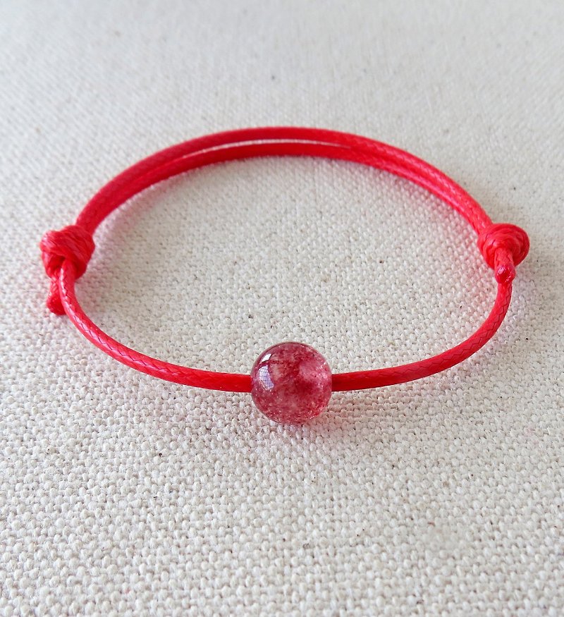 Fashion [Lucky Stone] Strawberry Crystal Korean Wax Line Bracelet*******招桃花 - สร้อยข้อมือ - เครื่องเพชรพลอย สีแดง