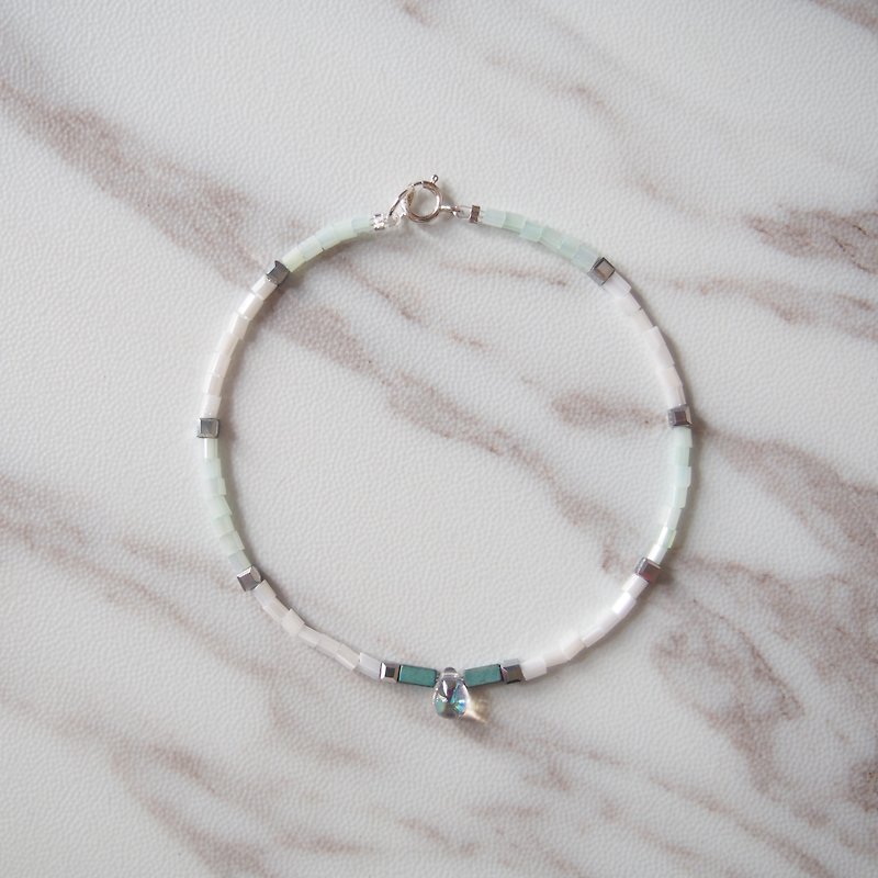 Water drop through glass • Mint green and white tube beads • Bracelet bracelet • Gift - สร้อยข้อมือ - โลหะ ขาว