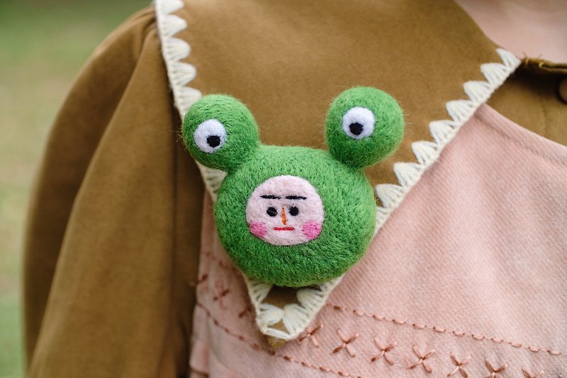 Mr. Frog Pin - Brooches - Wool Green
