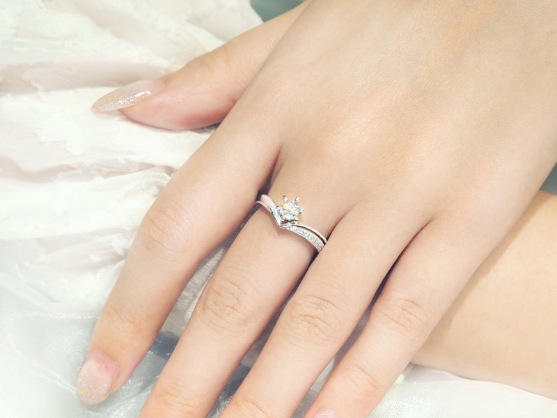 幸せに出会う | ダイヤモンドリング/ダイヤモンドリング/結婚指輪シリーズ | - リング・指輪 - 宝石 ホワイト