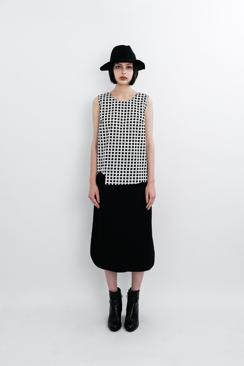 Side arc slits. Black cotton Linen skirt. Spring Summer | Ysanne - กระโปรง - ผ้าฝ้าย/ผ้าลินิน สีดำ