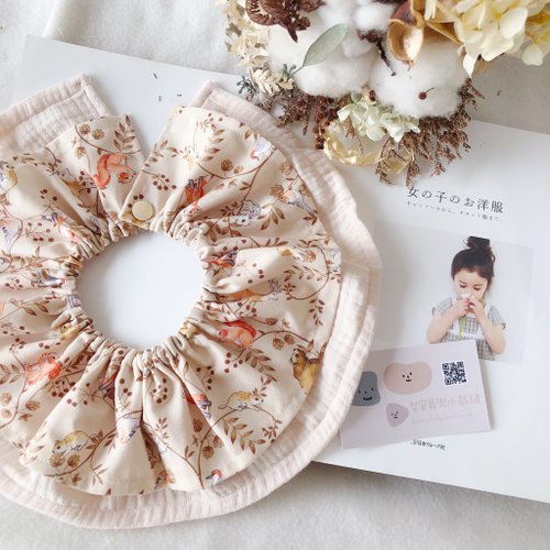 Lianne baby 梨安手工嬰兒禮物 彌月禮 新生兒見面禮 周歲禮 l 奶茶杏 l 法國狐狸莊園 l 天然染色 l 手工雙層荷葉圍兜