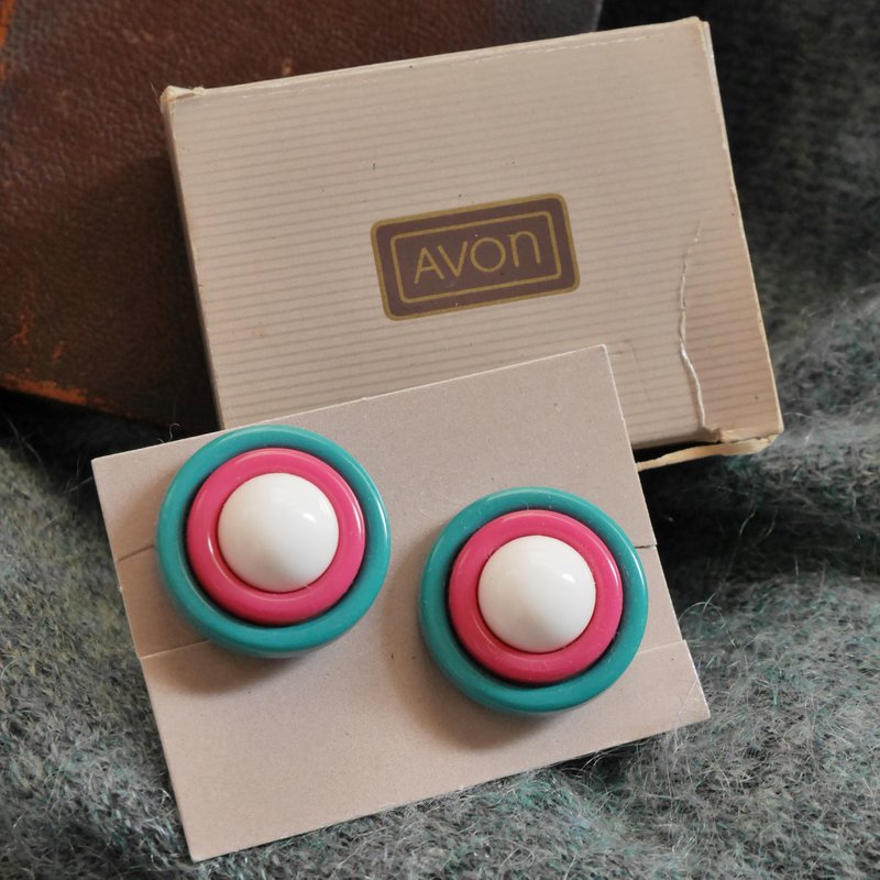 Old and Good Antique Jewelry Avon 1989 Pop Style Plastic Round Clip Earrings C1140 - Earrings & Clip-ons - Other Metals Gold