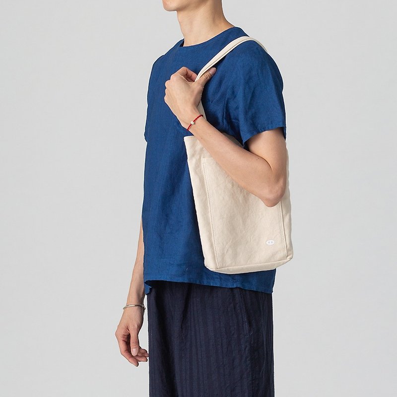 Mushroom MOGU / canvas shoulder tote bag / white / Gandan bag - กระเป๋าแมสเซนเจอร์ - ผ้าฝ้าย/ผ้าลินิน ขาว