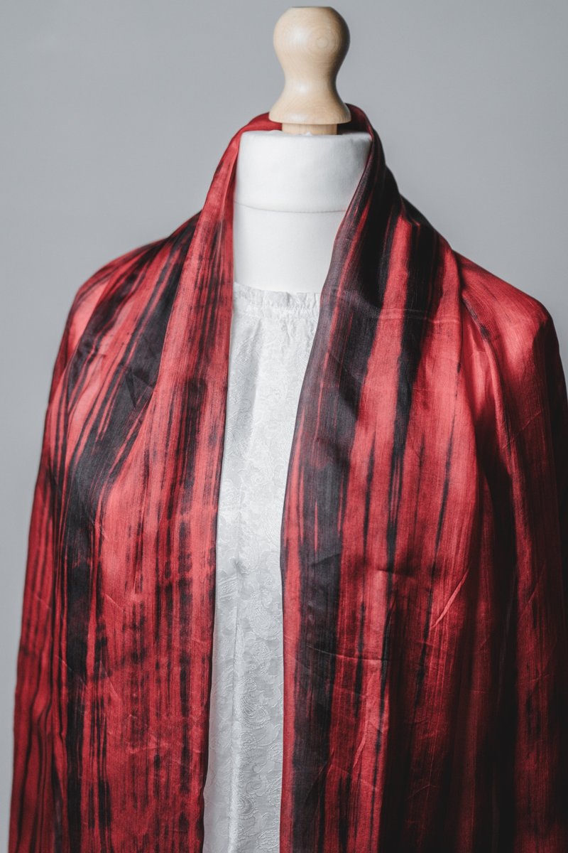 100% Mulberry Silk Scarf – Hand Dyed, Lightweight, Red and Black - 絲巾 - 絲．絹 紅色