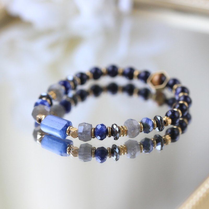 Labradorite Lapis Lazuli Stone Stone. Creative wealth-attracting brass and crystal bracelet. ushuaia - Bracelets - Crystal Blue