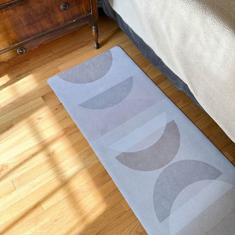 Playzu Modern Anti-Slip Walkway Carpet Floor Mat - Sunset (Geyish Pink) - พรมปูพื้น - วัสดุอื่นๆ สีเทา