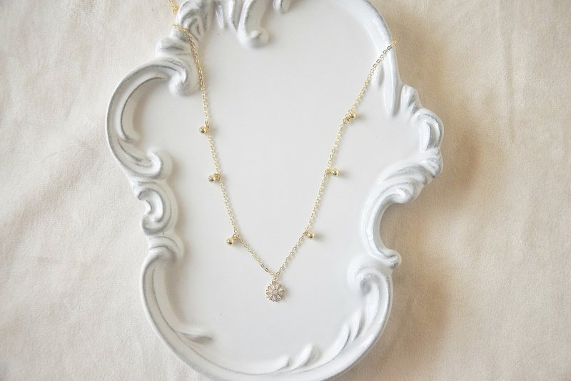 Snow Feast - 14k GP Necklace Elegant Snowflake Romance Vintage Retro - สร้อยคอ - โลหะ 