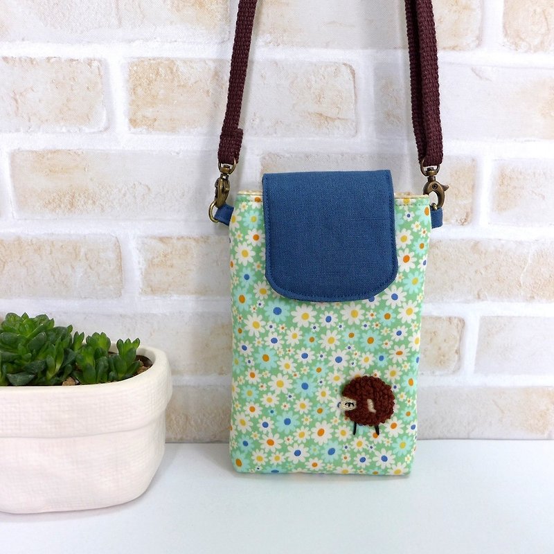 Embroidery sheep 5-inch phone bag - small flowers (with strap) - เคส/ซองมือถือ - ผ้าฝ้าย/ผ้าลินิน 