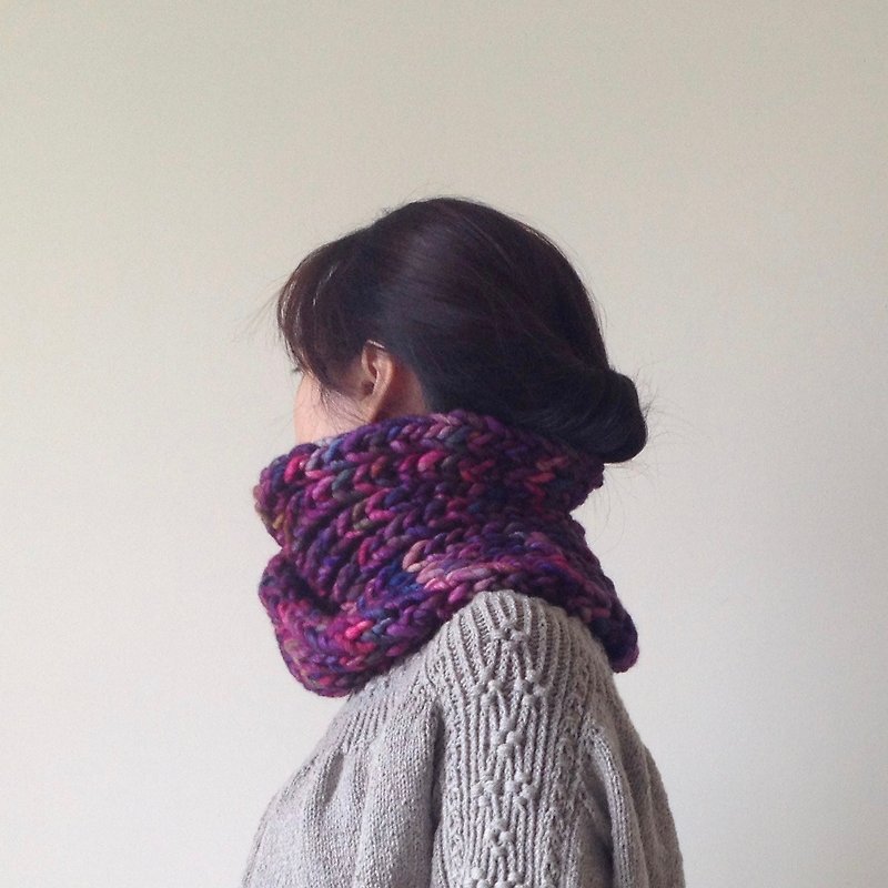 Xiao fabric - warm hand-knitted Merino wool hand-dyed yarn short scarf - lilac - Scarves - Wool Orange
