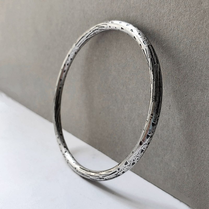 Hand Forged No. 4 Silver Bracelet - Perfect Edition - สร้อยข้อมือ - เงินแท้ สีเงิน