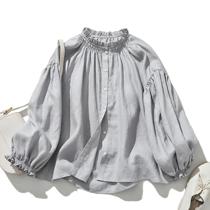 A Linen blouse that gives off a mature and cute look. 100 % Linen, light gray, 240408-2 - Women's Shirts - Cotton & Hemp Silver