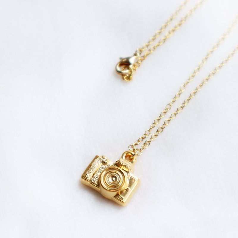 【Card Necklace】Taiwanese Culture Stereo-Camera - Necklaces - Other Metals Khaki