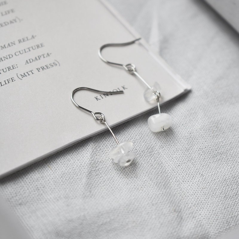 ZHU. Handmade earrings | Small clouds (natural stone / moonstone / ear clip / Mother's Day gift) - Earrings & Clip-ons - Stone 