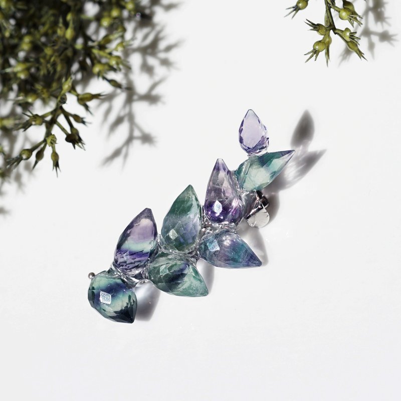 フローライトによる葛の花のブローチ　葛の花 - 胸針 - 寶石 紫色