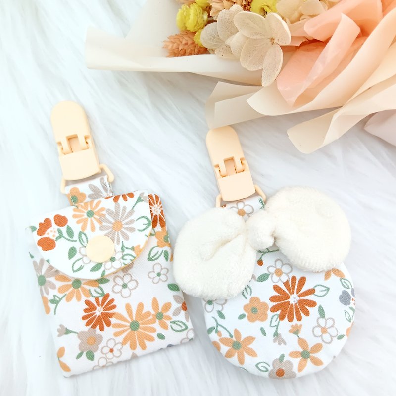 Autumn daisies. Amulet bag (name can be embroidered) - Omamori - Cotton & Hemp Orange