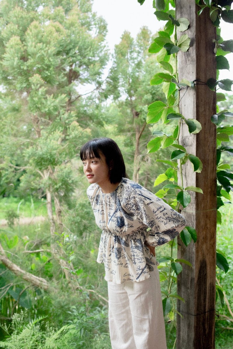 Mulmul dragonfly drawstring blouse - 女上衣/長袖上衣 - 棉．麻 藍色