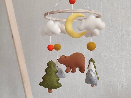 Felt Dreams Designs Baby crib mobile neutral woodland nursery decor, personalized nursery mobile
