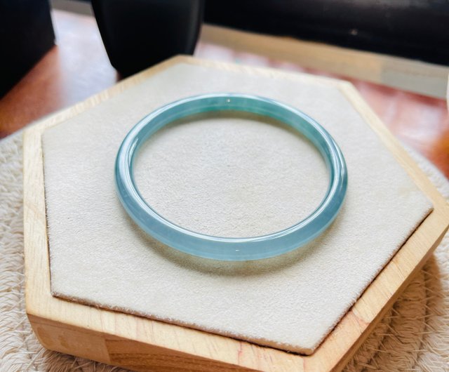 ブルー翡翠 // 強い光感知を備えた高氷ベース、天然翡翠、内径