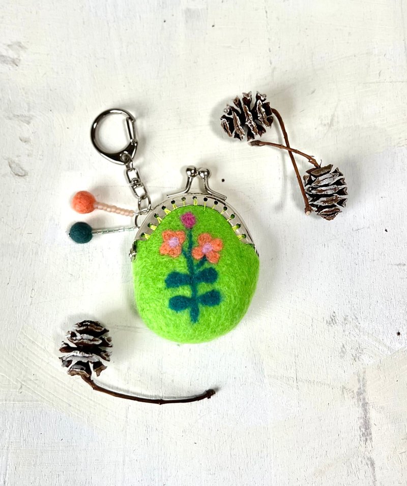花の羊毛刺繍ミニミニがま口ーアップル - 零錢包/小錢包 - 羊毛 綠色