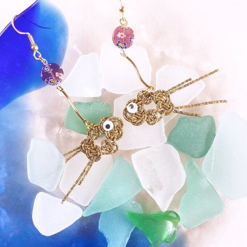 黒牛商會=Black mow= ピアス【ゆらゆら金魚】水引製 黒金 浴衣 夏祭り 花火大會に ミルフィオリ 大人可愛い