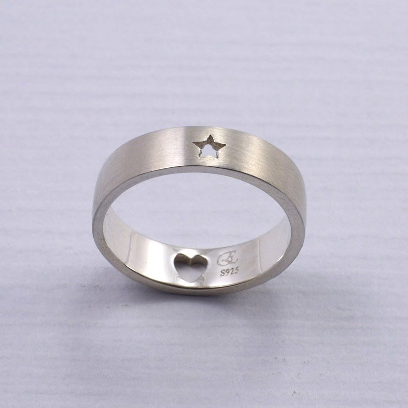 Star Wish - Star Heart Ring - Brushed Sterling Silver - แหวนทั่วไป - เงินแท้ 