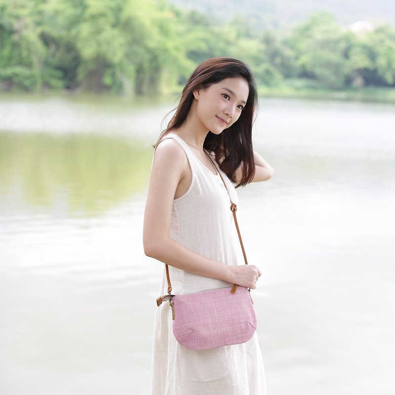 Crossbody Bags mini Curve Hand woven and Botanical Dyed Cotton - 側背包/斜孭袋 - 棉．麻 