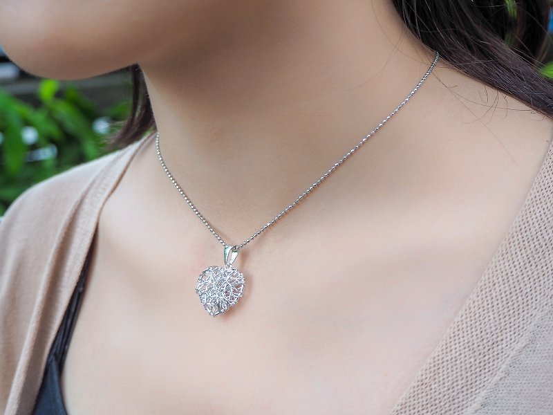 Swirl wire heart shape sterling silver pendant - สร้อยคอ - เงินแท้ สีเงิน