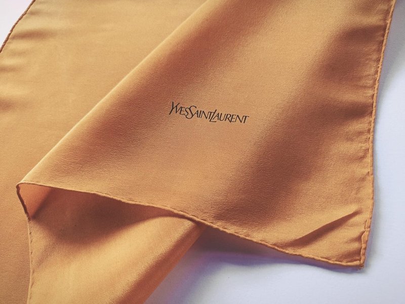 Vintage Yves Saint Laurent Orange Silk Scarf, 22x 23 inches, hand rolled, 100% - 絲巾 - 絲．絹 卡其色