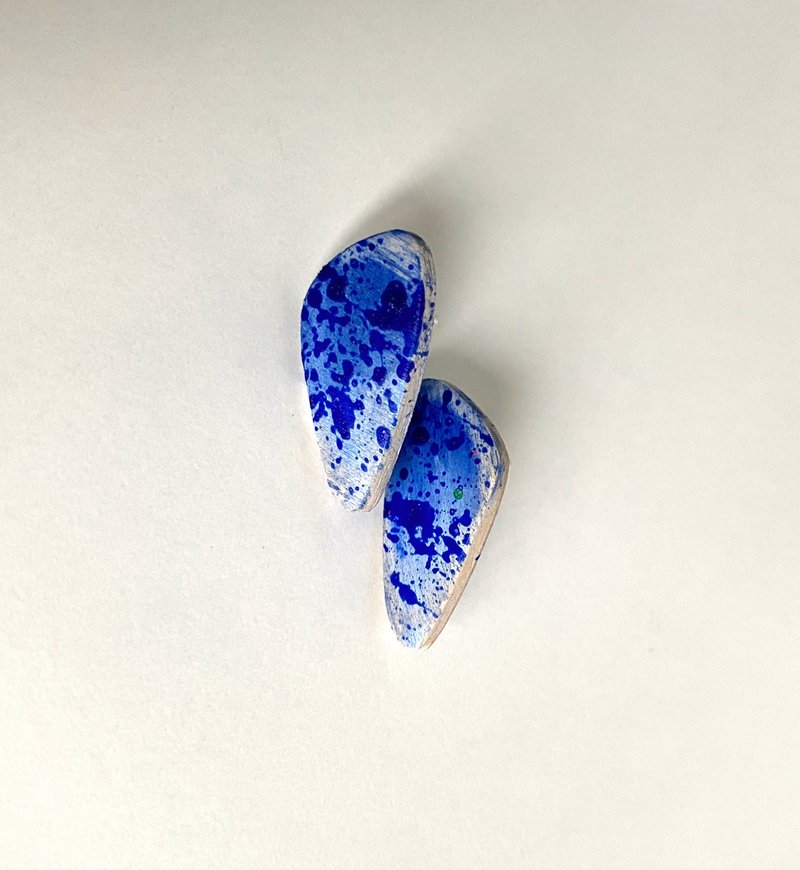 Triangular Wooden Earrings, Earrings Hand Painted Wooden Painted, size 2.5 cm - 耳環/耳夾/耳骨夾 - 木頭 多色